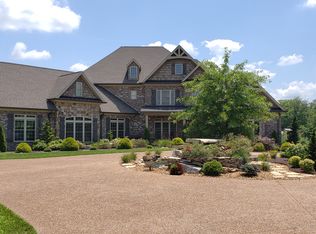 160 Southern Woods Ct, Cookeville, TN 38506