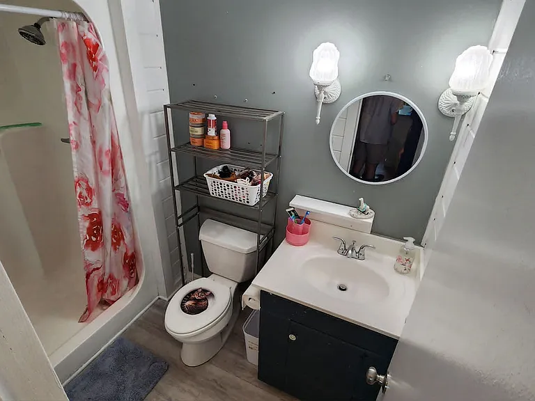 209 Dabney Dr — Photo 9