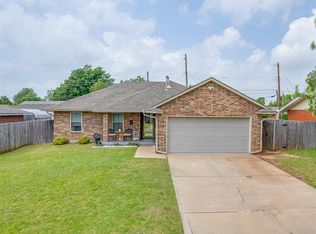 2009 Astoria Dr, Moore, OK 73160
