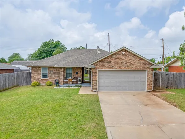 2009 Astoria Dr, Moore, OK 73160