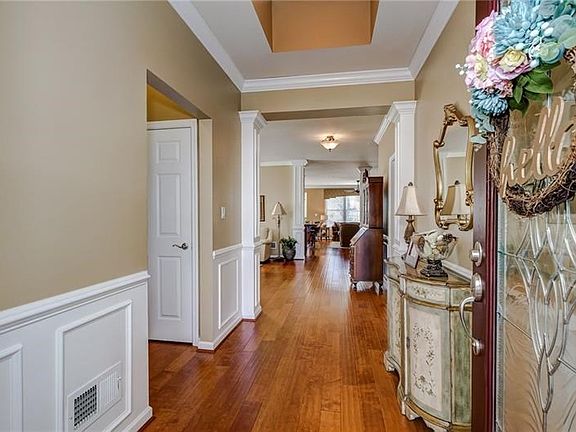 3rd image of 284 Patriot Ln