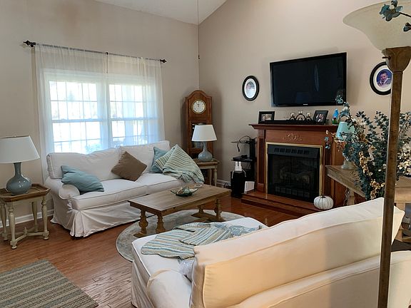 4th image of 1298 Warner Hall Dr
