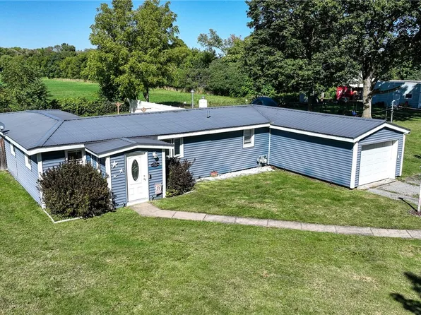 28 Vermont St, Nunda, NY 14517