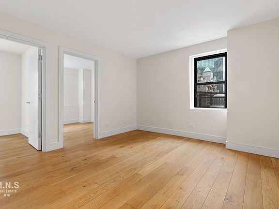 5th image of 230 E 44th St #A12g