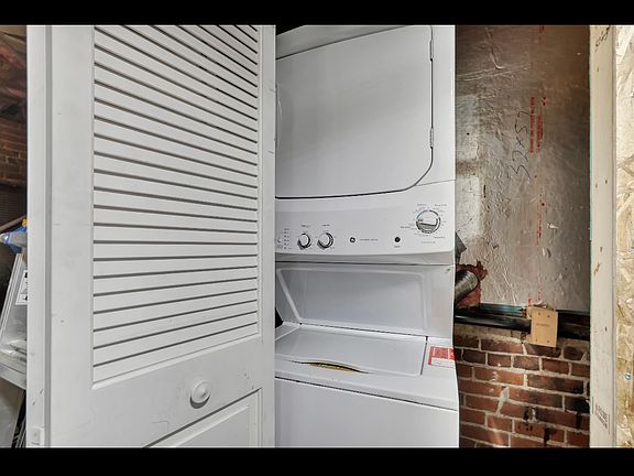 5th image of 511 1/2 S Pennsylvania St #Adu