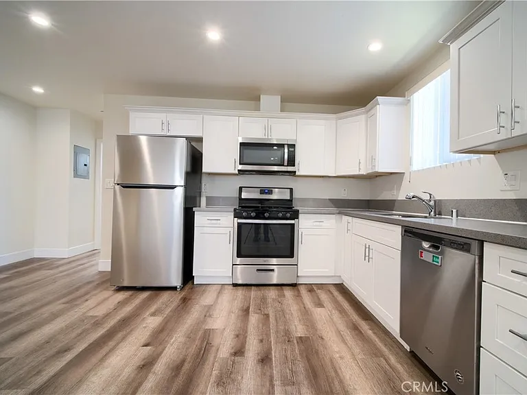 1427 S New Hampshire Ave — Photo 10