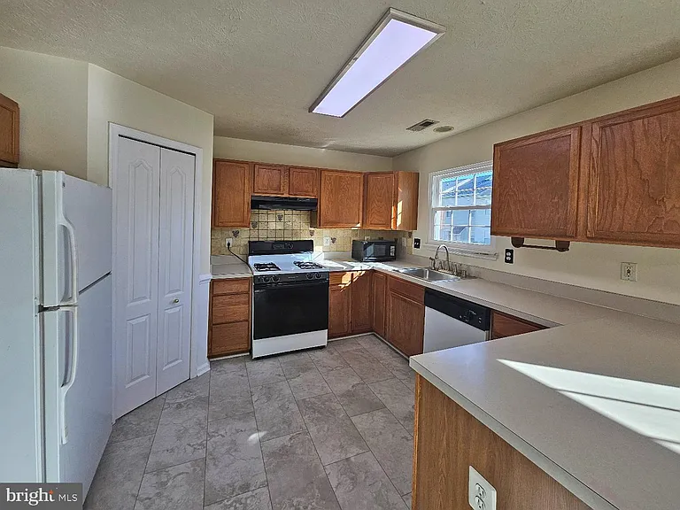3315 Hollow Ct — Photo 16