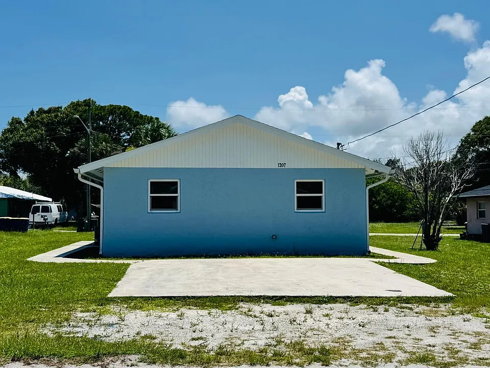 1207 Avenue K #A