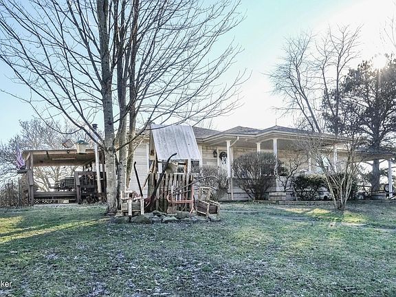 2nd image of 139 Hillcrest Ave