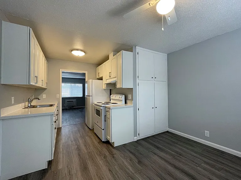 515 Camanche Lane - Summer Gardens Apartments — Photo 23