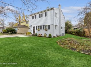 2935 Greenleaf Ave, Wilmette, IL 60091