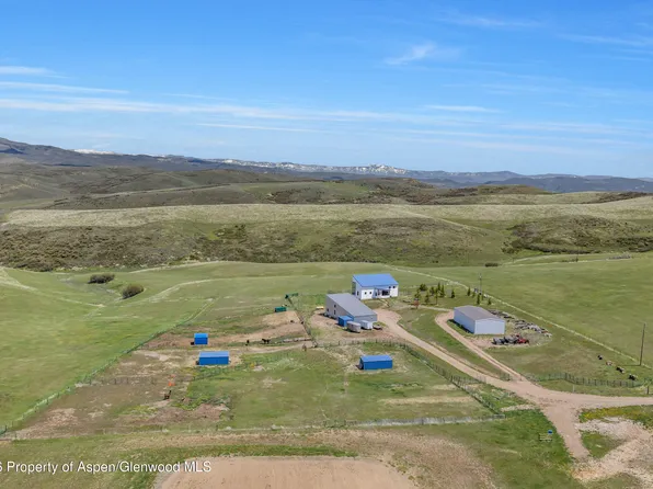 42255 Lookout Ln, Hayden, CO 81639