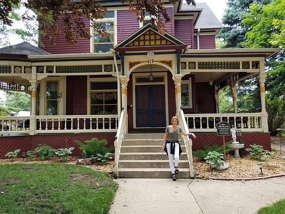 Victorian Inn Front