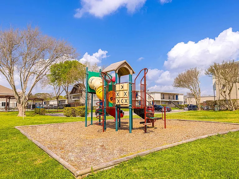 The Park at Aviano — Photo 30