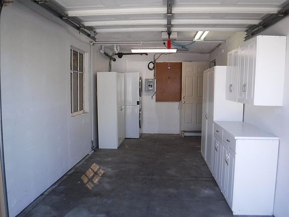 3rd image of 545 1/2 B Ave