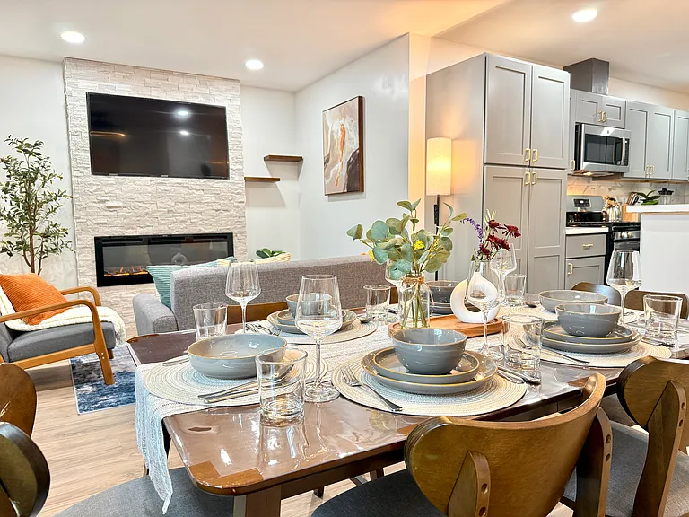 3229 S Sherbourne Dr — Photo 11