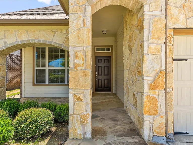 205 Penna Ln — Photo 2
