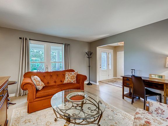 4th image of 4310 Oak Knoll Ln