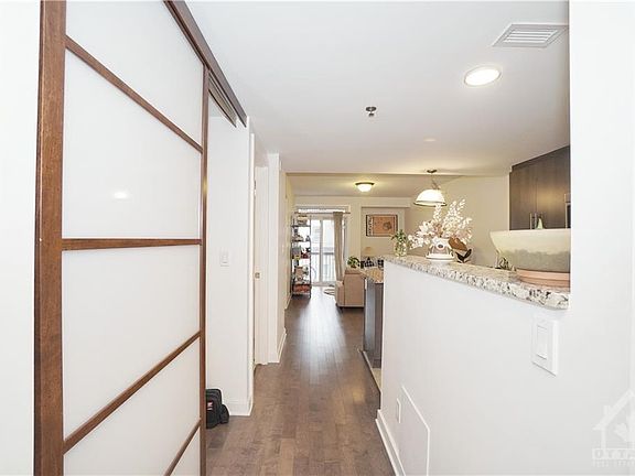 2nd image of 456 King Edward Ave #308