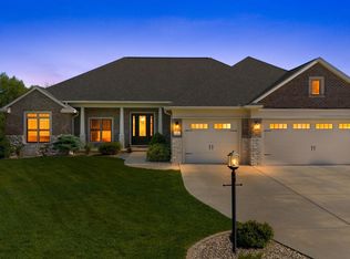 15 Streamwood Ct, Washington, IL 61571