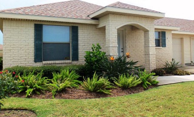 1st image of 5 Doral Dr
