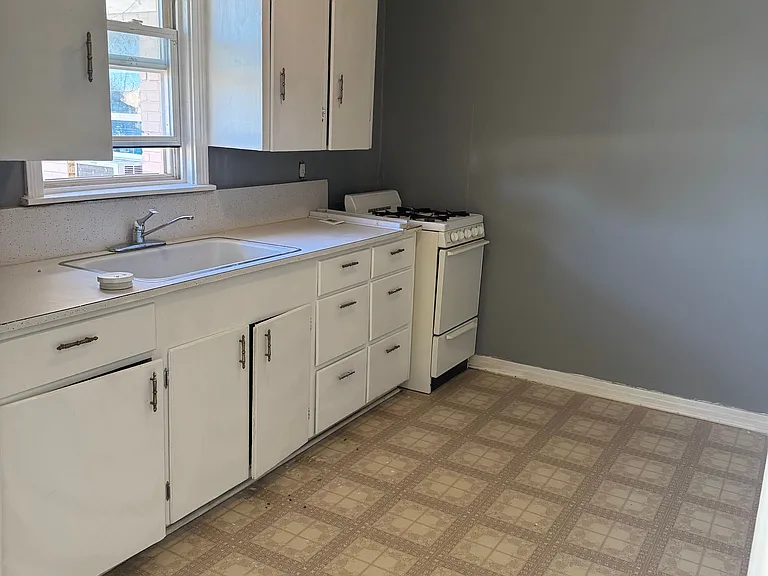 920 S Bryan St #4 — Photo 3