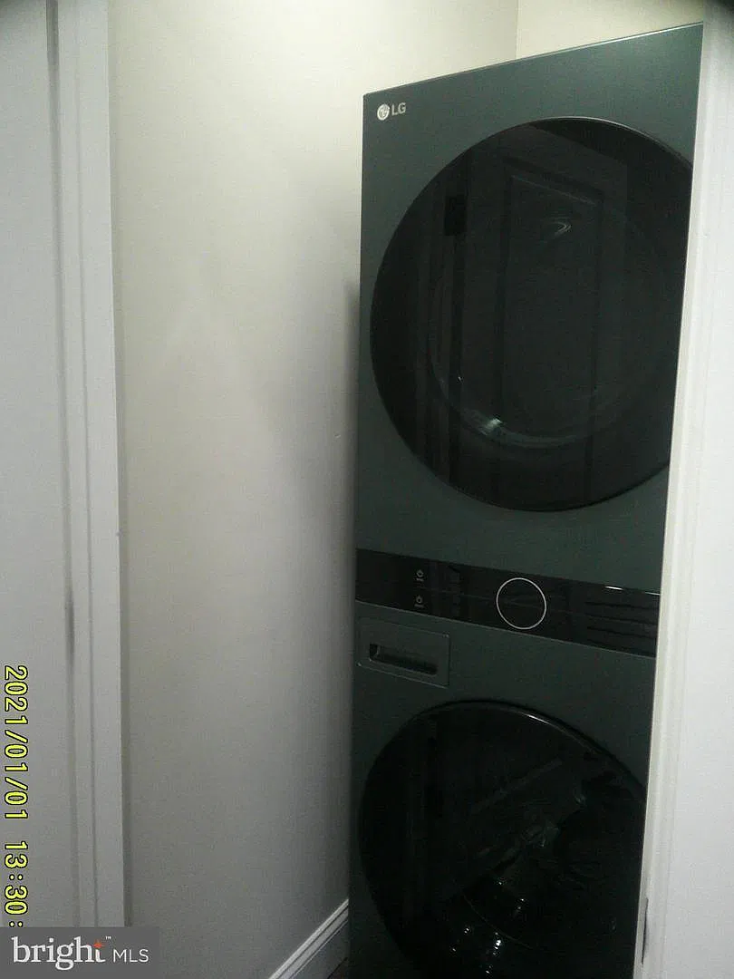 2 bed, 900 sqft, $1,600 — Photo 4