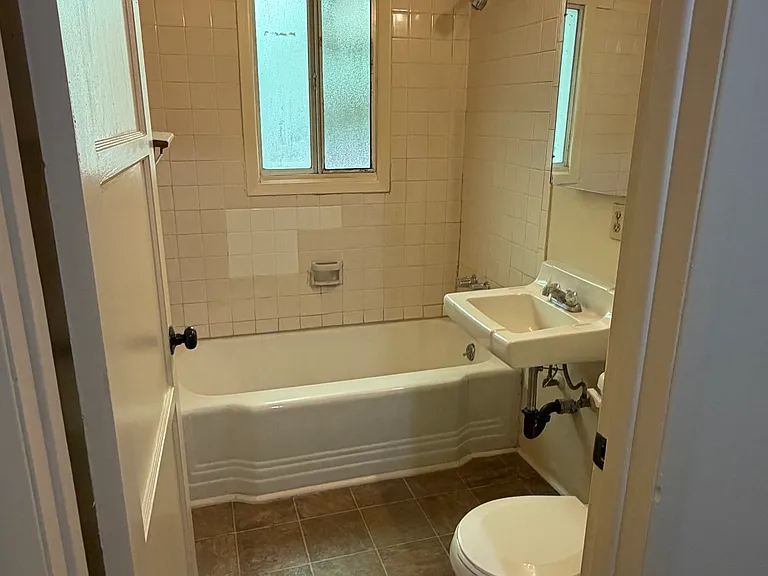 2404 Cooley Pl — Photo 6