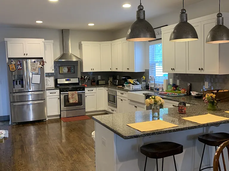 933B Thomas Ave — Photo 7