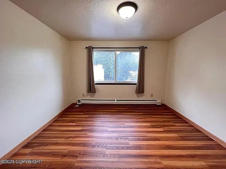 1222 Selief Ln — Photo 5