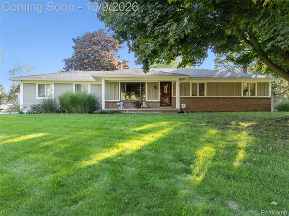 5924 Leland Dr, Ann Arbor, MI 48105