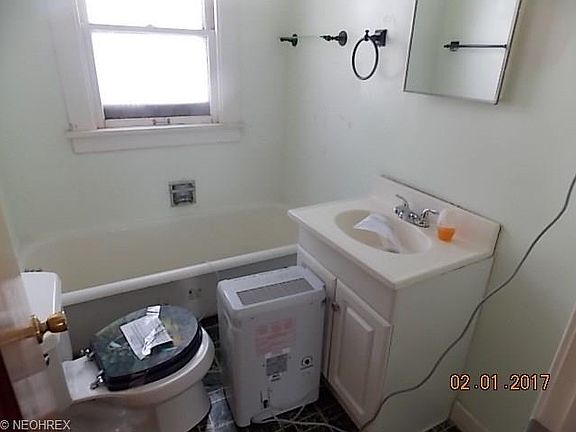 4th image of 4522 Wetzel Ave