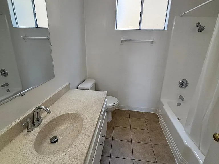 1724 Peyton Ave #D — Photo 9