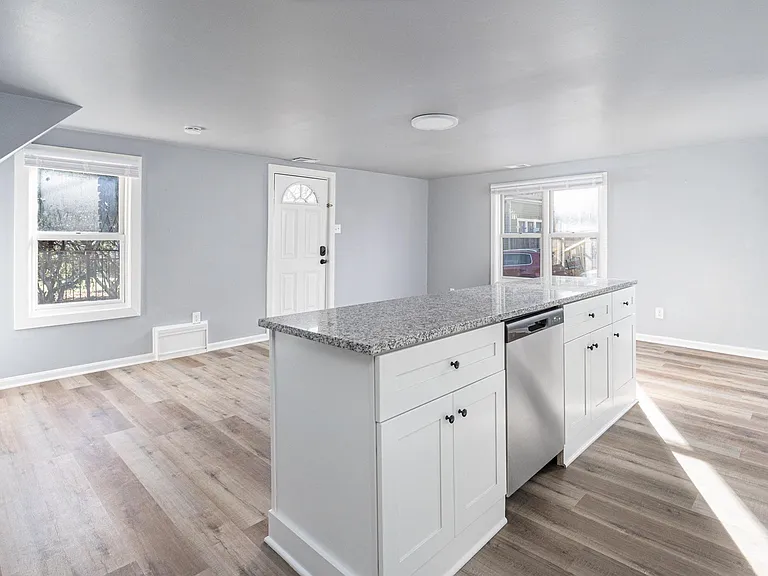 1802 N Talbott St #1 — Photo 6