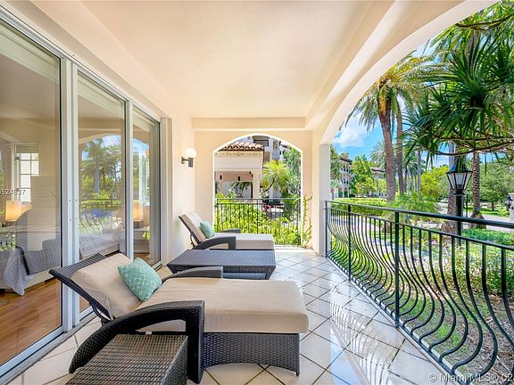 4th image of 19211 Fisher Island Dr #19211