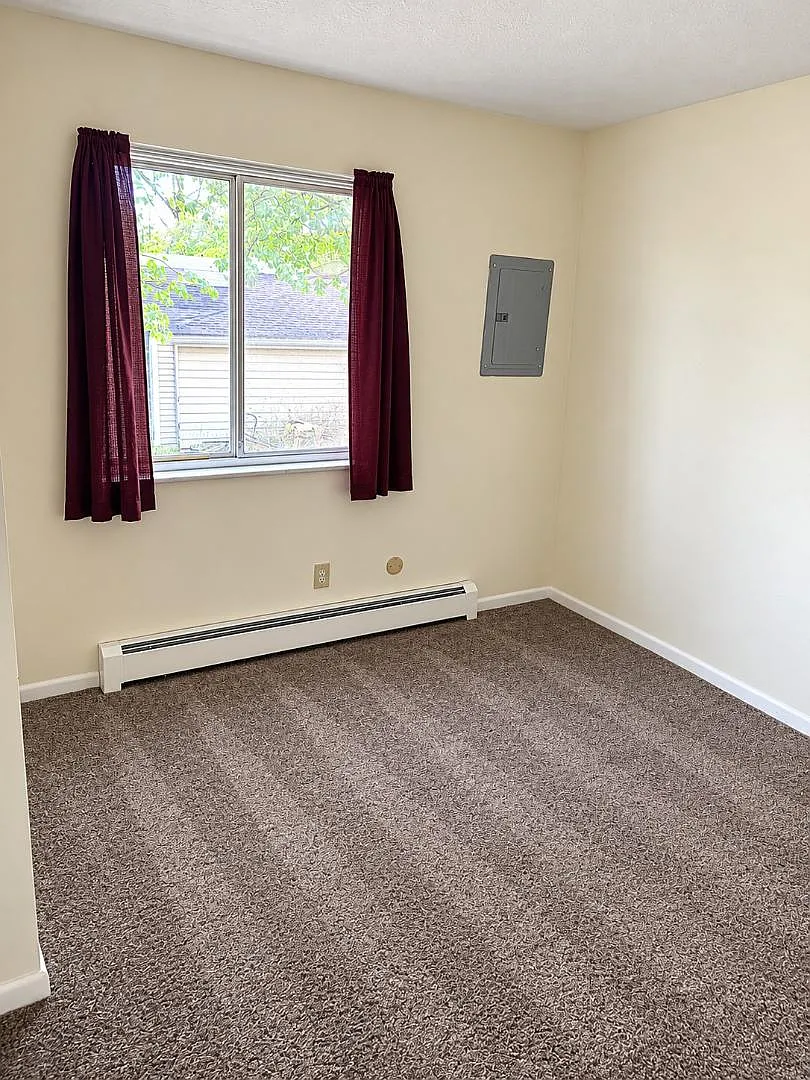 2615 Ellet Ave - 2615 Apt 15 — Photo 3