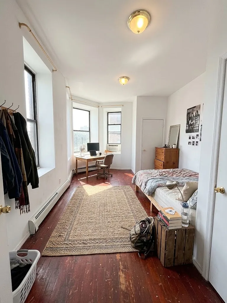 276 Throop Avenue — Photo 1