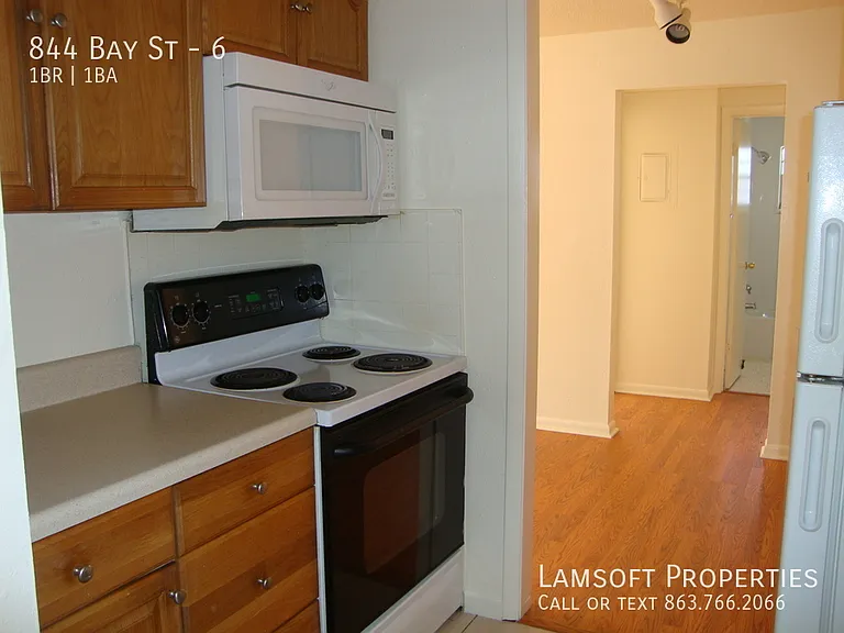 844 Bay St #6 — Photo 5