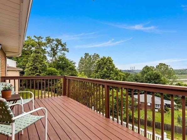 1540 Oneida Dr, Clairton, PA 15025