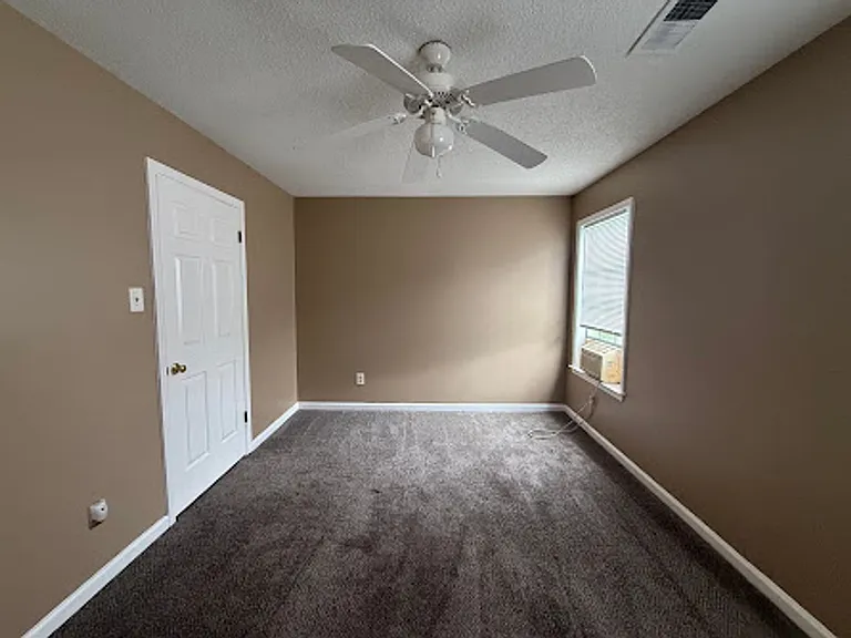 2478 Green Glen Dr — Photo 13