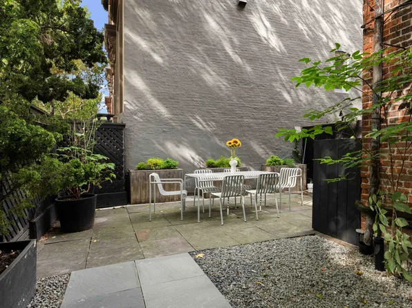 151 Lafayette Avenue image 10 of 24