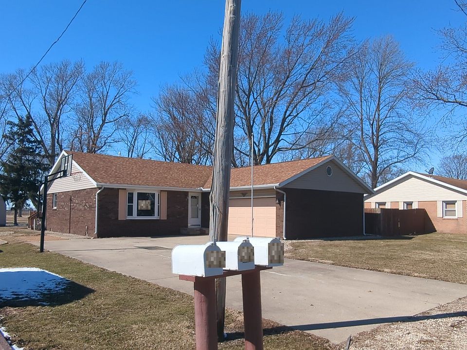 101 N Bergman Dr, Thomasboro, IL 61878 Zillow