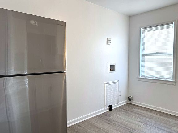 4th image of 8802 Smithfield Apts Ln #20