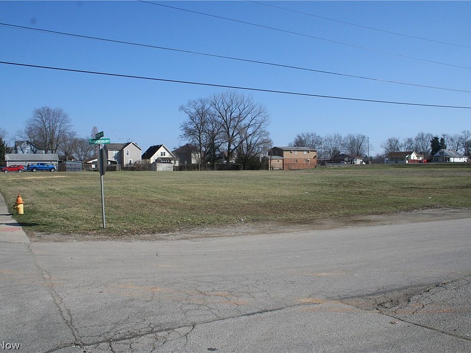 2nd image of 800 Camden Ave