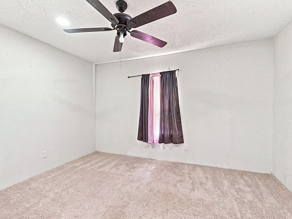 5th image of 906 W Martin Luther King Jr St