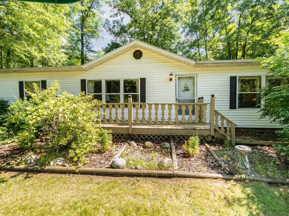 971 W Francis Shores Ave, Sanford, MI 48657