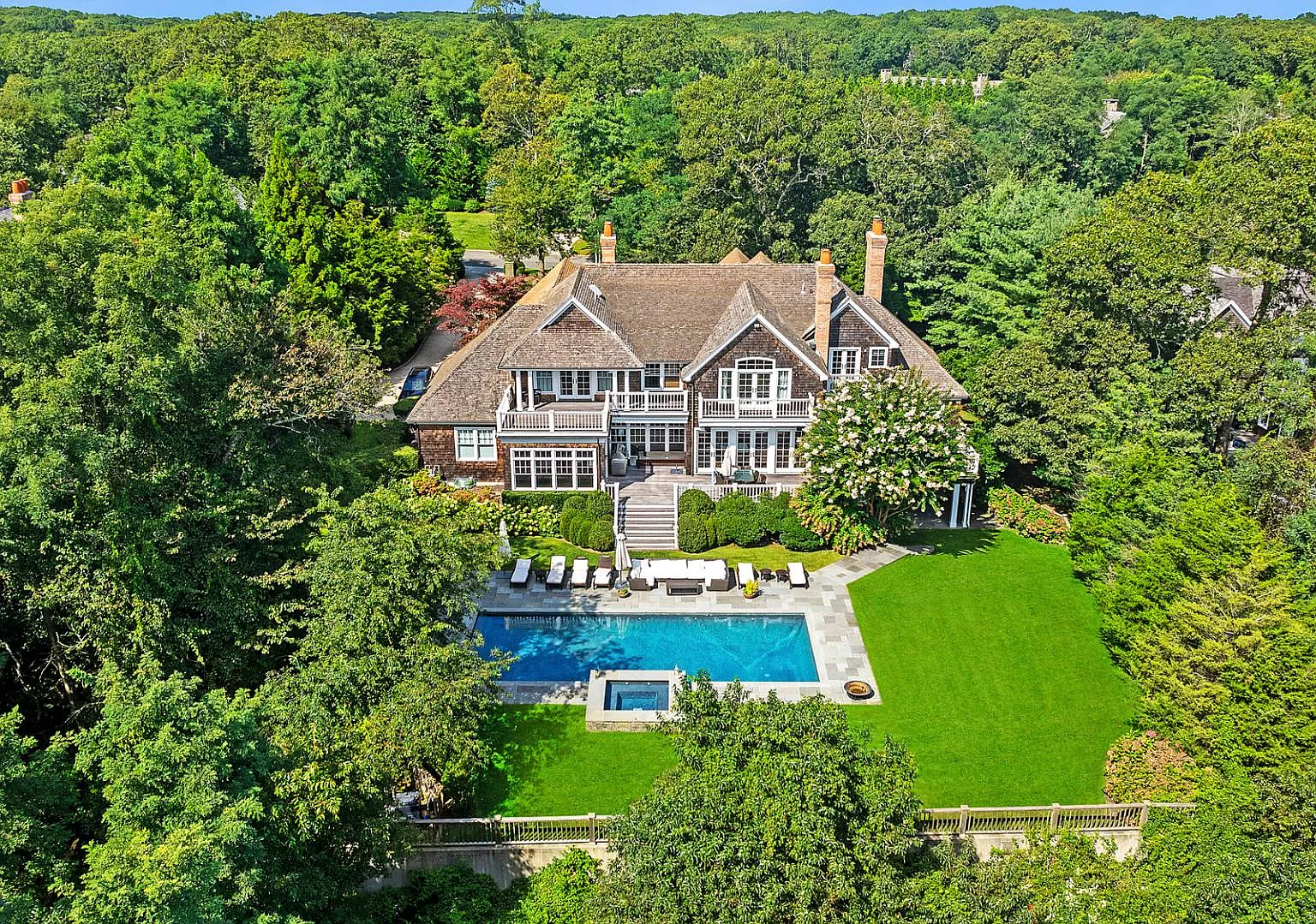 Bridgehampton Designer Rental | Elevator, Gym, Wine Cellar — Photo 1
