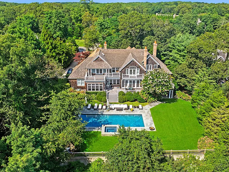 7 Fair Hills Ln — Photo 1