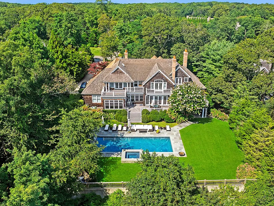 7 Fair Hills Ln