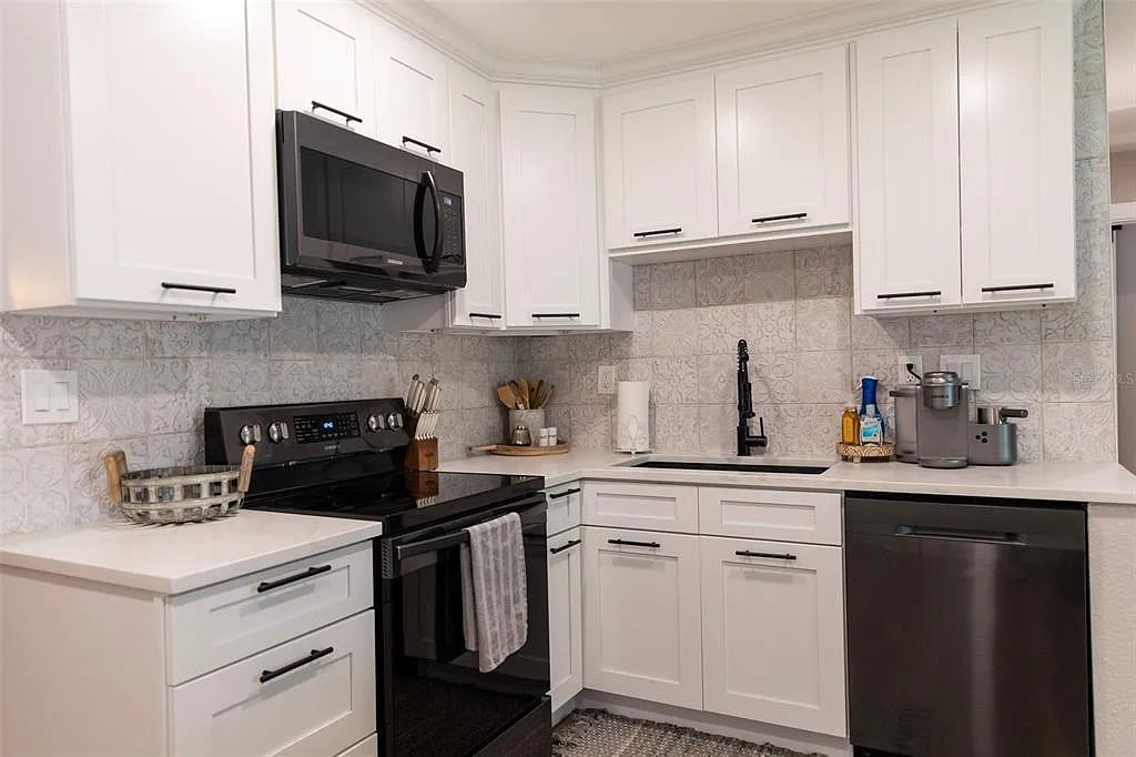 3 bed, 1249 sqft, $3,200 — Photo 3